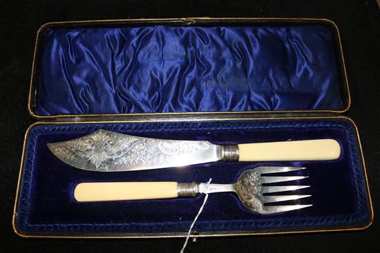 Cased Edwardian set of silver fish servers